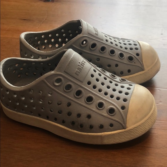 Native Shoes - Picture 2 of 5